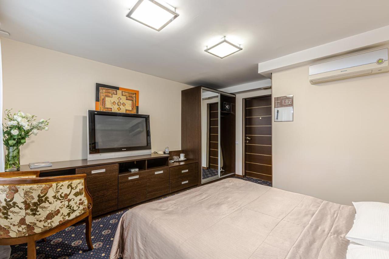 קייב Incognito Boutique Hotel מראה חיצוני תמונה