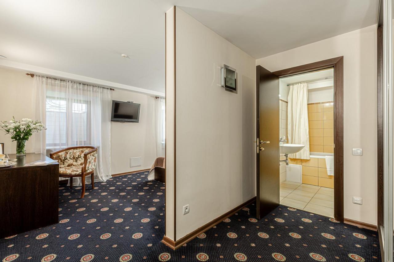 קייב Incognito Boutique Hotel מראה חיצוני תמונה