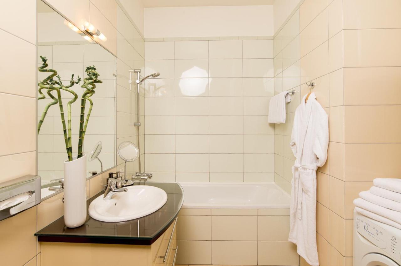 קייב Incognito Boutique Hotel מראה חיצוני תמונה