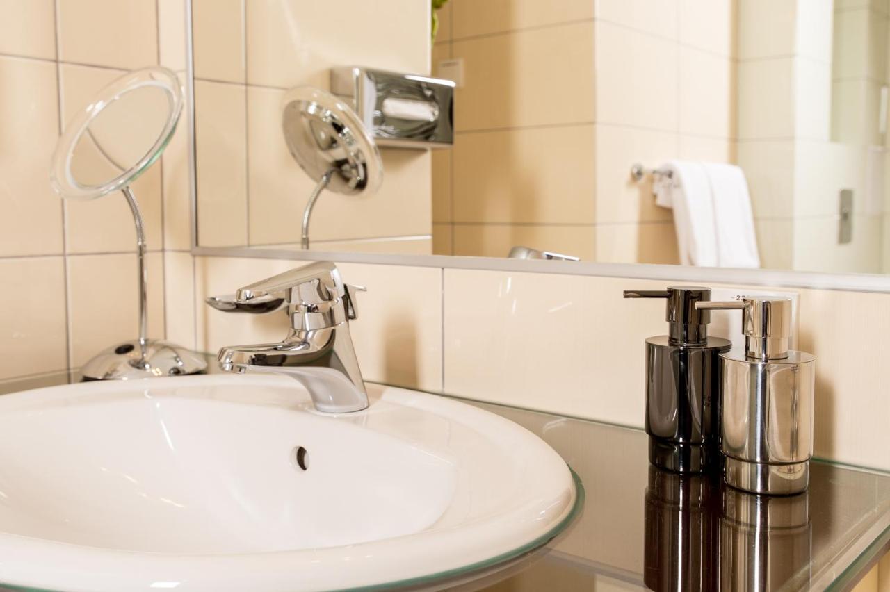 קייב Incognito Boutique Hotel מראה חיצוני תמונה